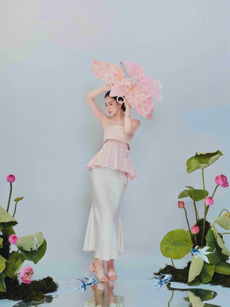 Giao Mẫn - Áo quây xếp ly