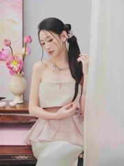 Giao Mẫn - Áo quây xếp ly