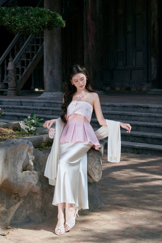 Hạ Yên - Chân váy lụa đuôi cá