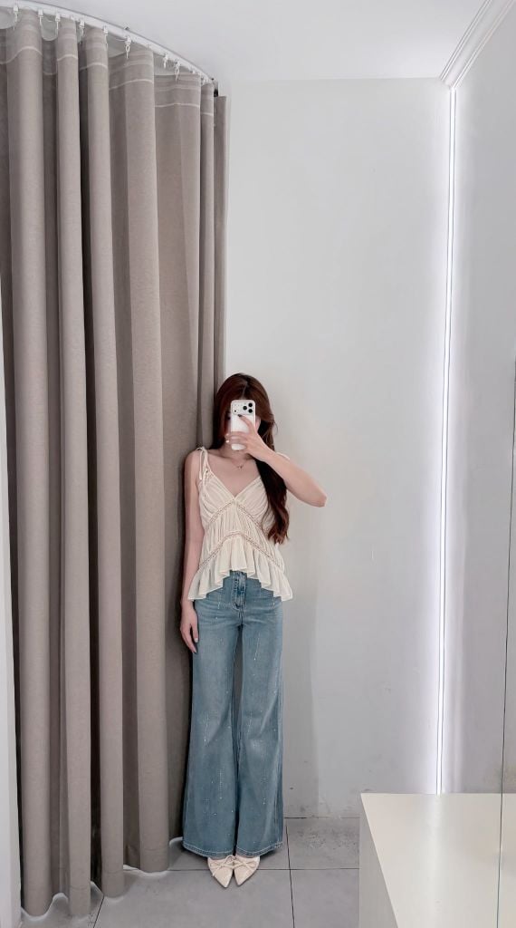 Glow Jeans - Quần jeans loe đính đá