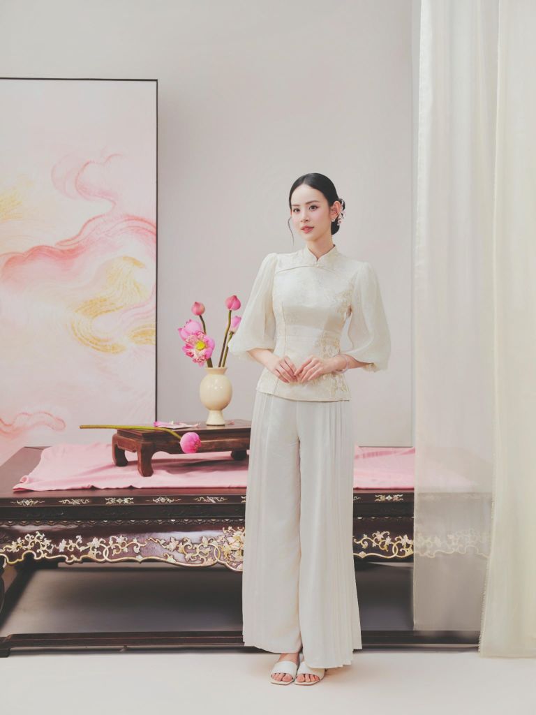 Vân Hoa -  Quần lụa xếp ly