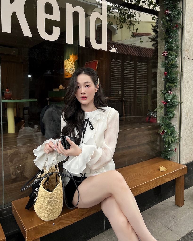 Olie Shirt -  Somi bèo nơ đen