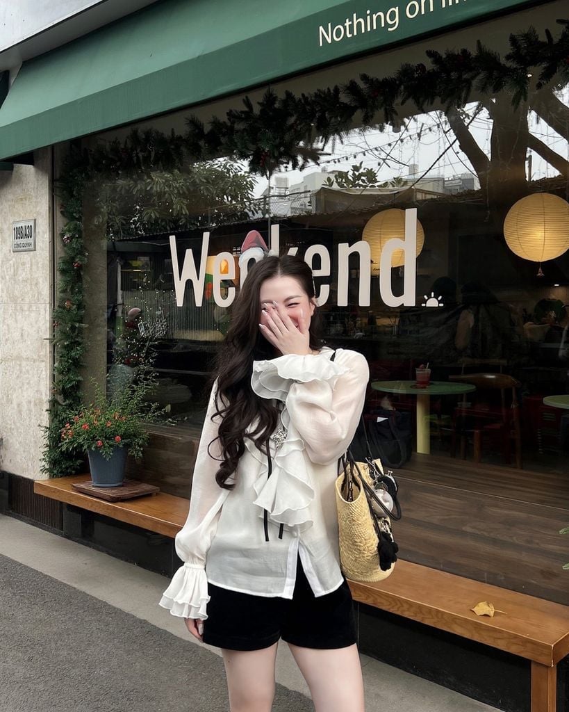 Olie Shirt -  Somi bèo nơ đen