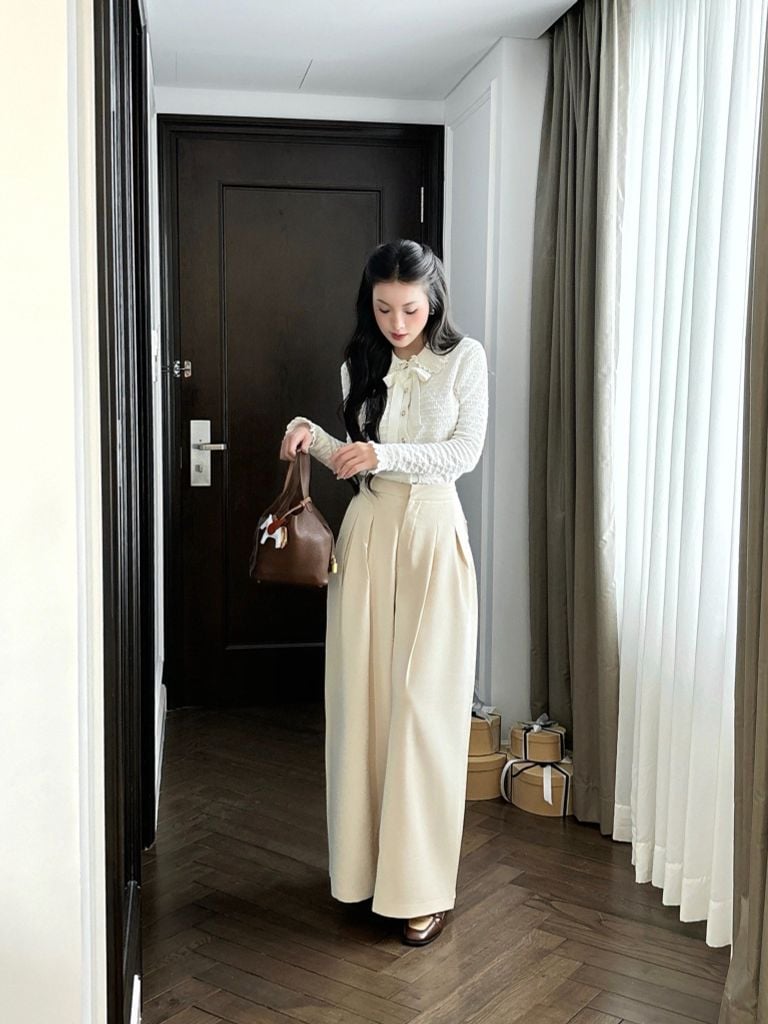 Velvet Top - Áo len cổ bèo