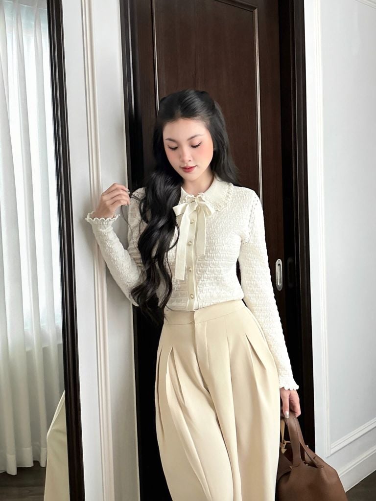 Velvet Top - Áo len cổ bèo