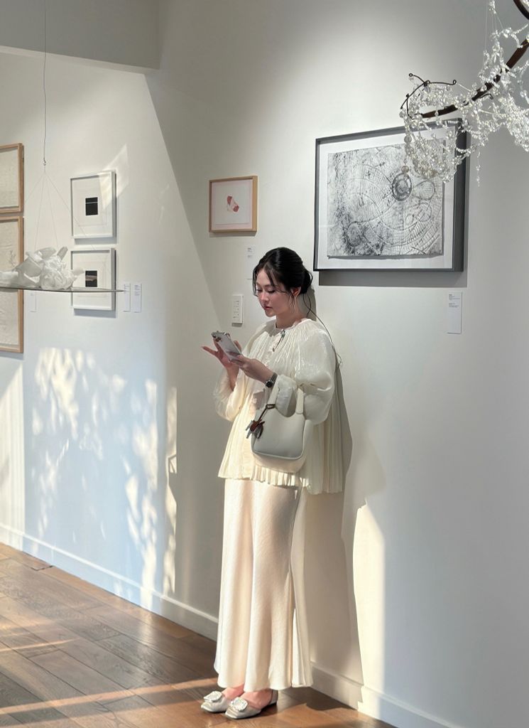 Hạ Yên - Chân váy lụa đuôi cá