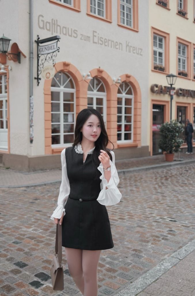 Monica Jumpsuit - Bộ đồ liền thân cổ đá