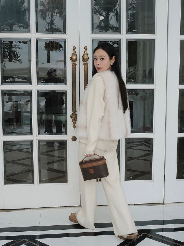 Noelle Jumper - Áo len cổ tim