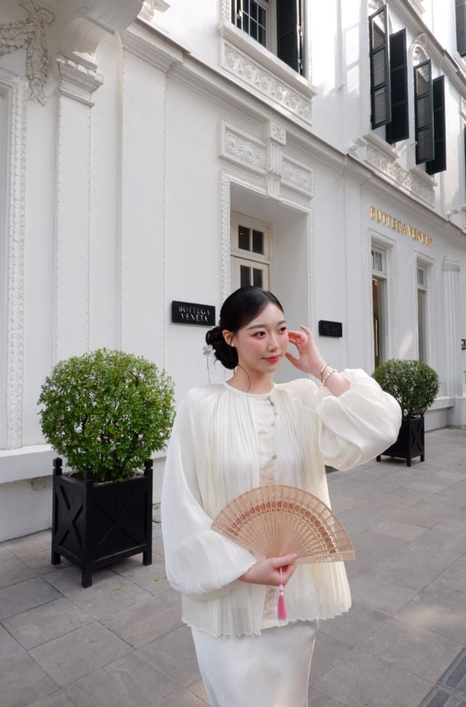 Tịnh Yên - Áo tơ xếp ly phối gấm