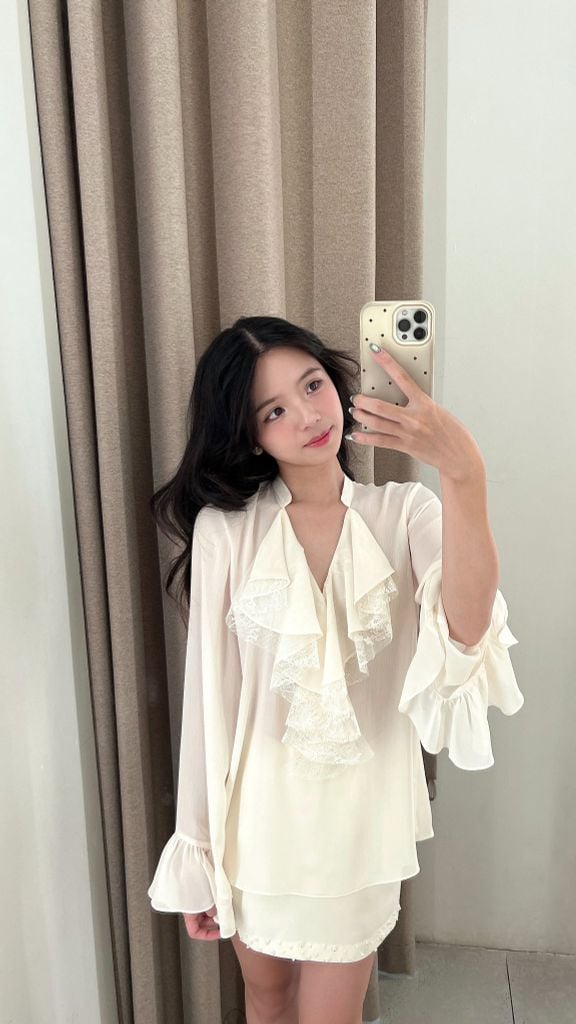 Naomi Shirt - Áo chiffon cổ V bèo