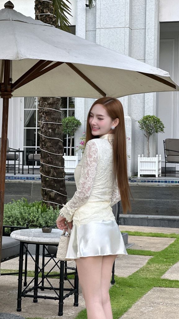 Bella Shirt - Sơmi ren hoa cổ đức phối lụa