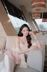 Giao Mẫn - Áo quây xếp ly