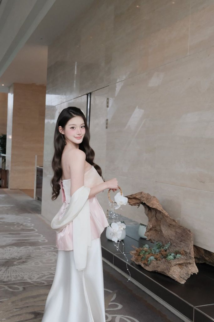 Hạ Yên - Chân váy lụa đuôi cá