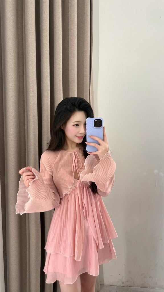 Mae Dress - Set váy kèm áo choàng tơ xếp ly