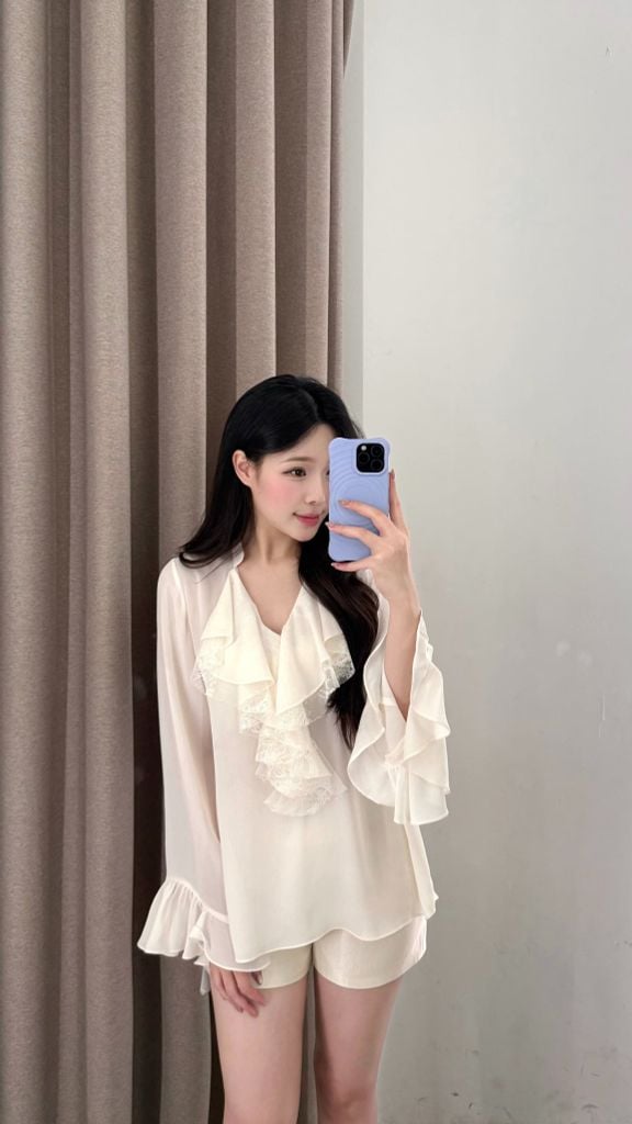 Naomi Shirt - Áo chiffon cổ V bèo