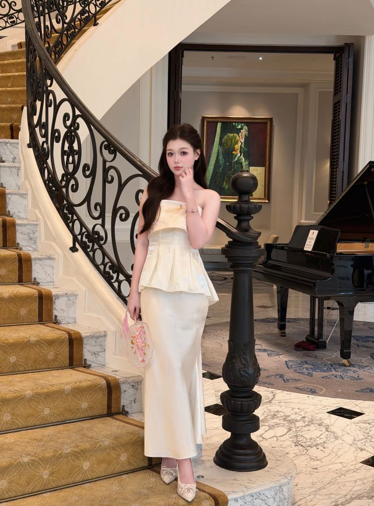 Hạ Yên - Chân váy lụa đuôi cá