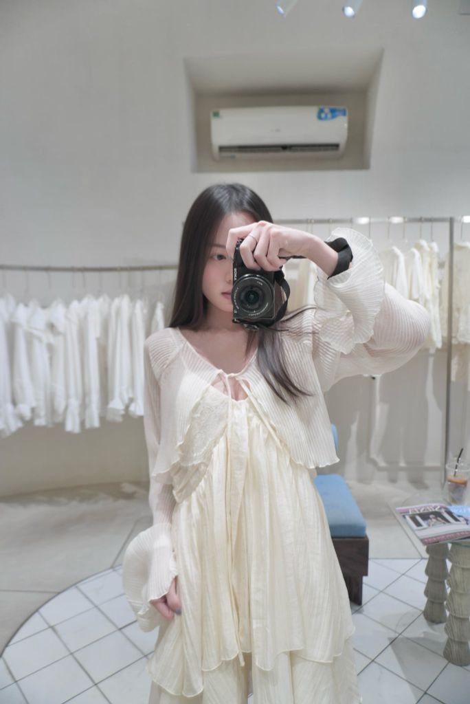 Mae Dress - Set váy kèm áo choàng tơ xếp ly