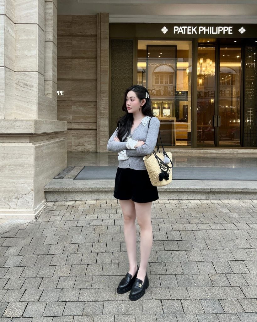 Luna Top -  Áo len cổ V