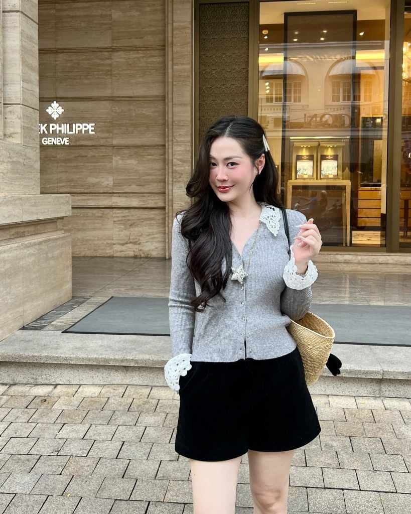 Luna Top -  Áo len cổ V