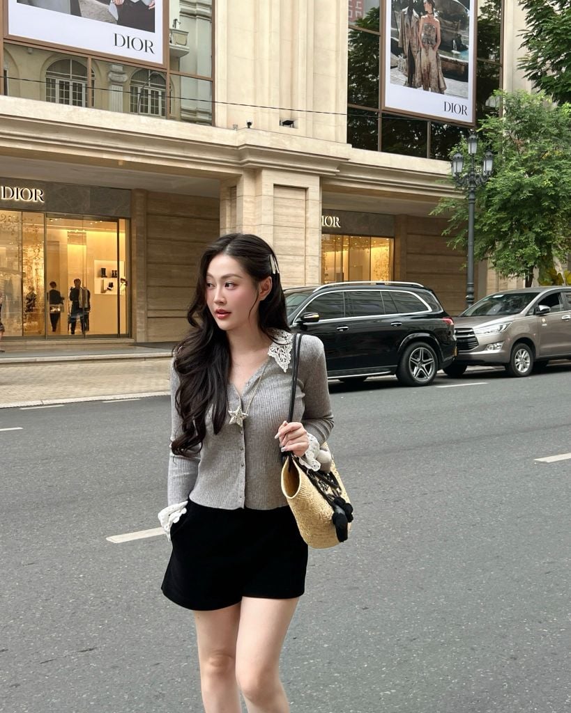 Luna Top -  Áo len cổ V