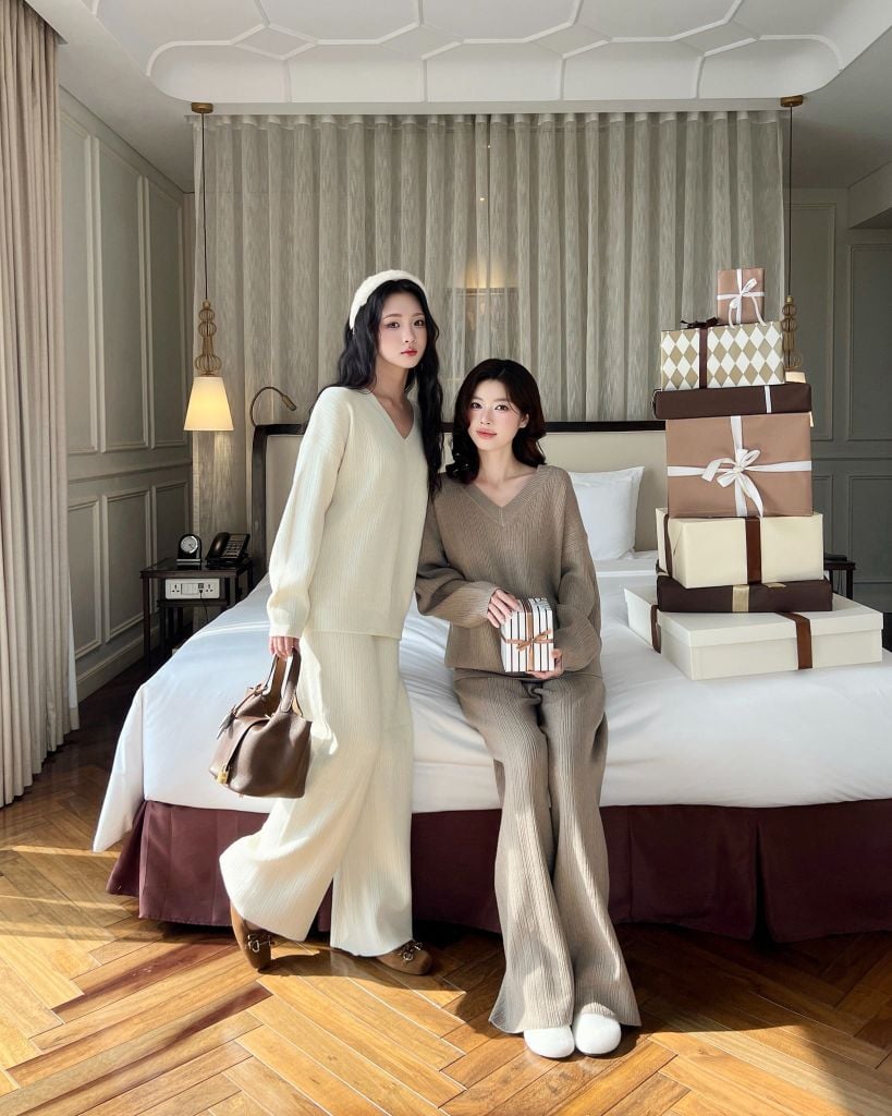 Noelle Jumper - Áo len cổ tim