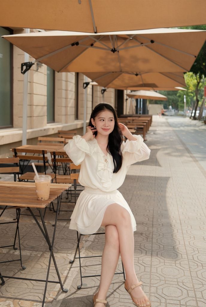 Flore Dress - Váy chiffon nhún eo cổ V bèo