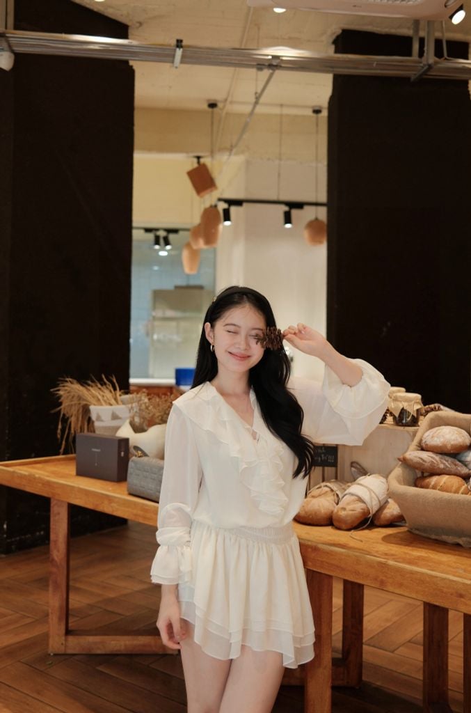 Flore Dress - Váy chiffon nhún eo cổ V bèo