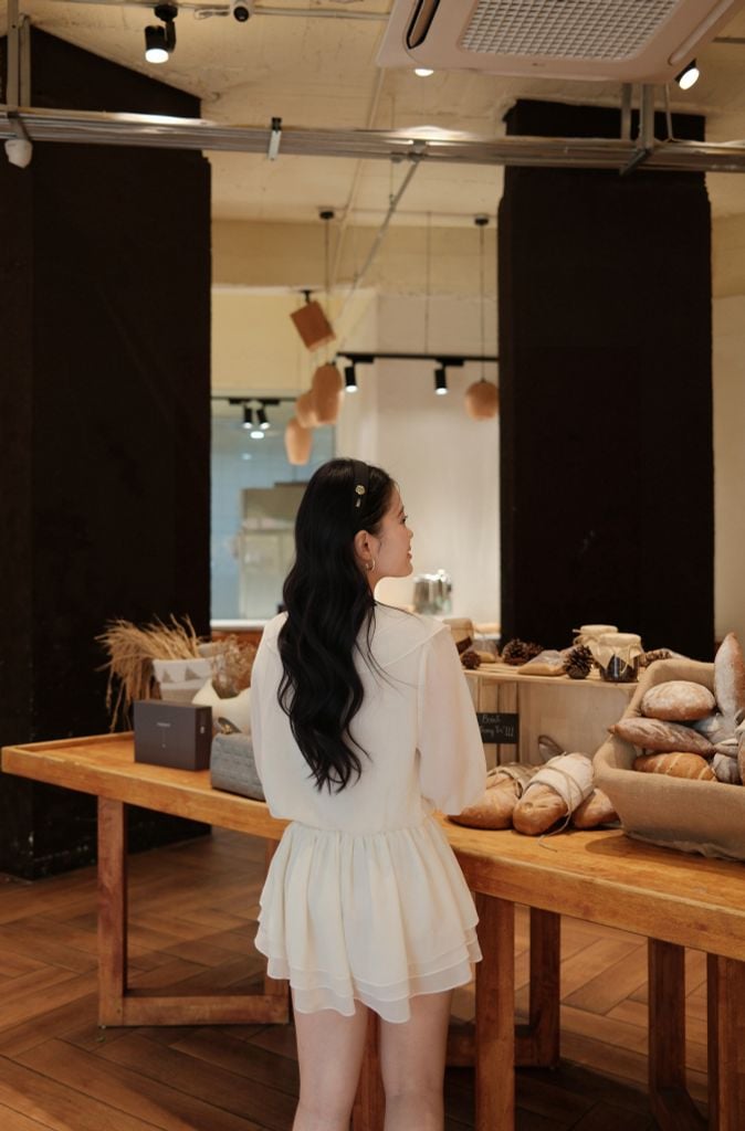 Flore Dress - Váy chiffon nhún eo cổ V bèo