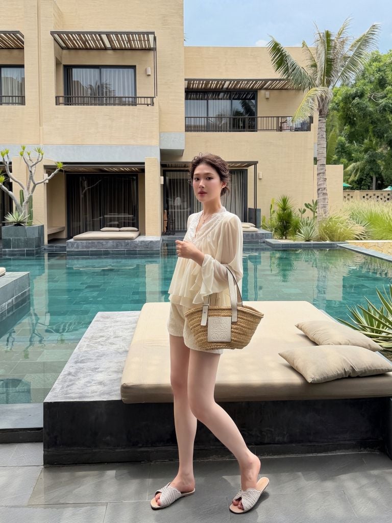 Alice Shirt - Sơmi chiffon cổ V ren