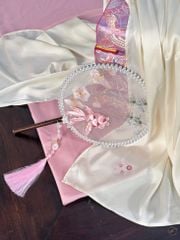 Khăn lụa Giao Mẫn