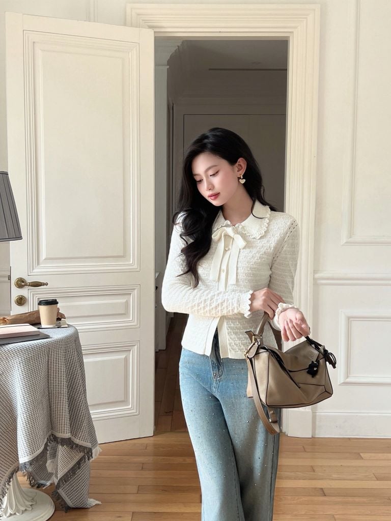 Velvet Top - Áo len cổ bèo