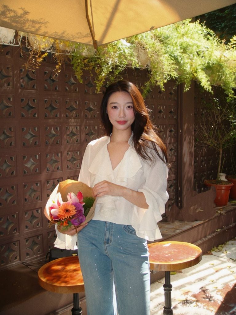 Naomi Shirt - Áo chiffon cổ V bèo