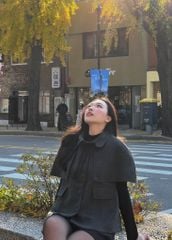 Suzy Cape - Áo dạ tay choàng đính nơ