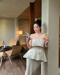 Giao Mẫn - Áo quây xếp ly