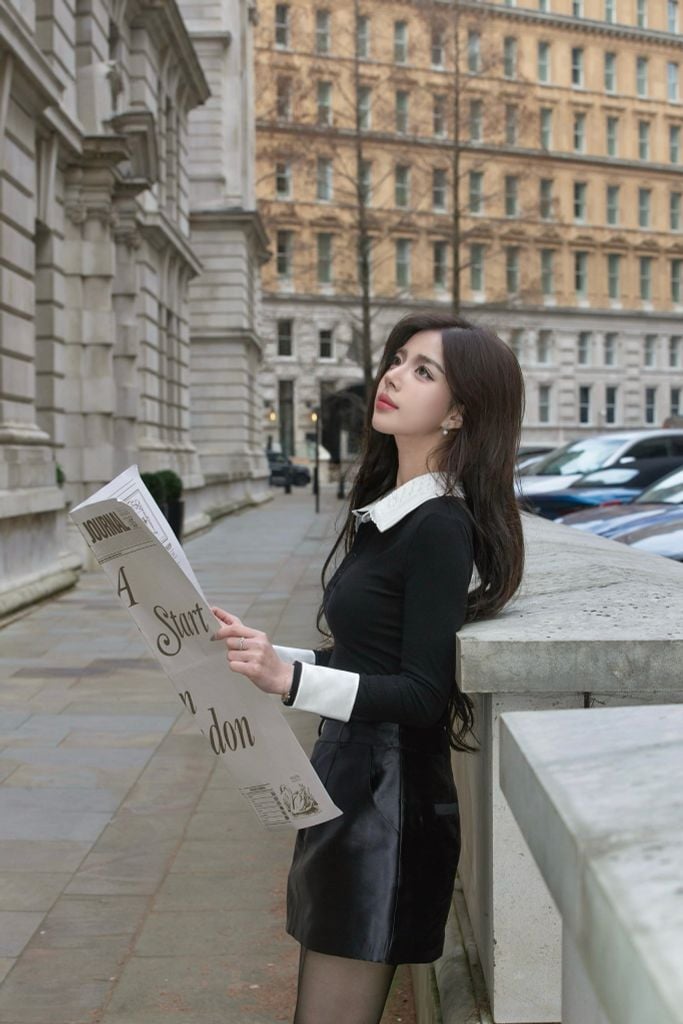 Isla Top - Áo thun ôm cổ đức