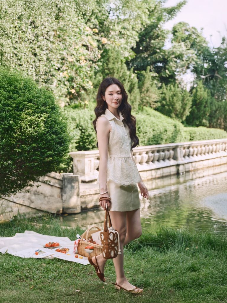 Jolie Top - Áo ba lỗ ren peplum
