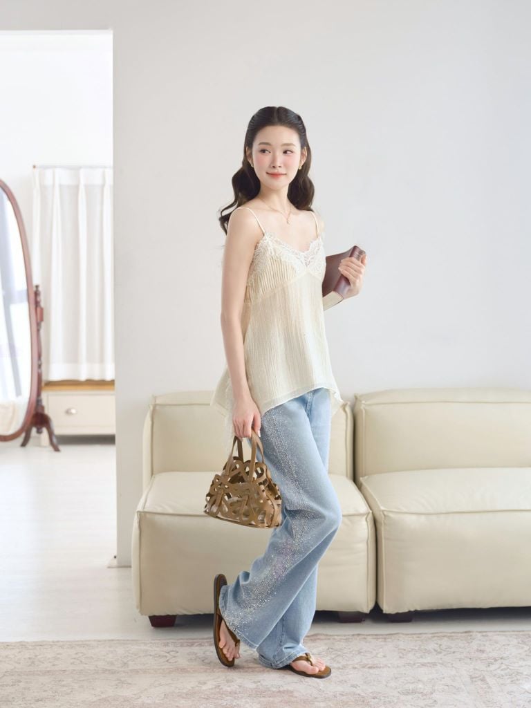 Starlight Jeans - Quần jeans ống xuông đính đá bên hông