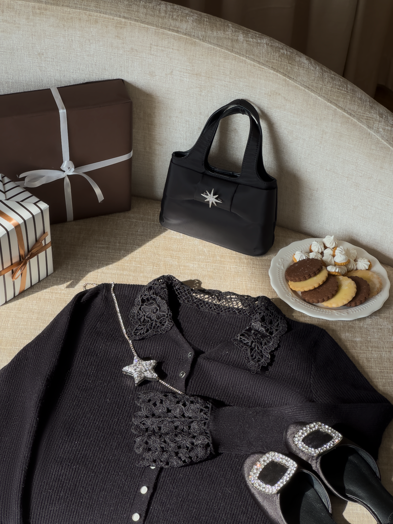 Luna Top -  Áo len cổ V