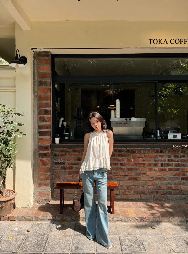 Glow Jeans - Quần jeans loe đính đá