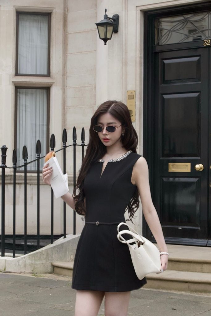 Monica Jumpsuit - Bộ đồ liền thân cổ đá