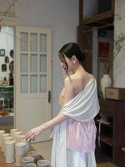 Giao Mẫn - Áo quây xếp ly