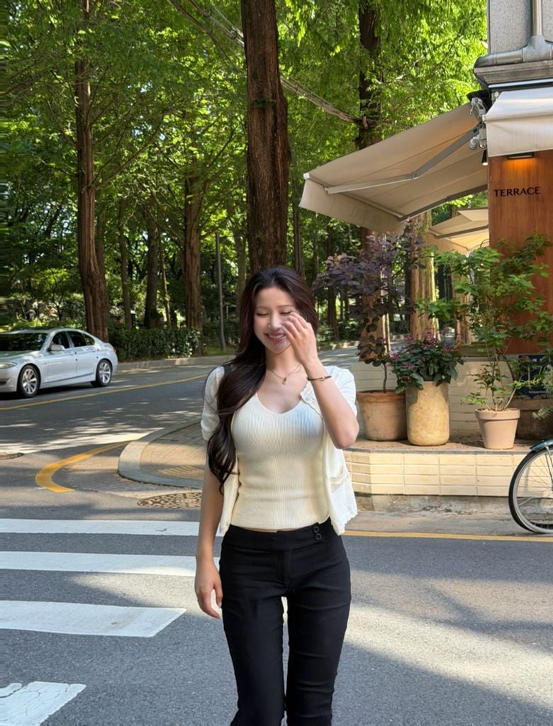 Nami Set - Set áo ba lỗ và cardigan viền sóng
