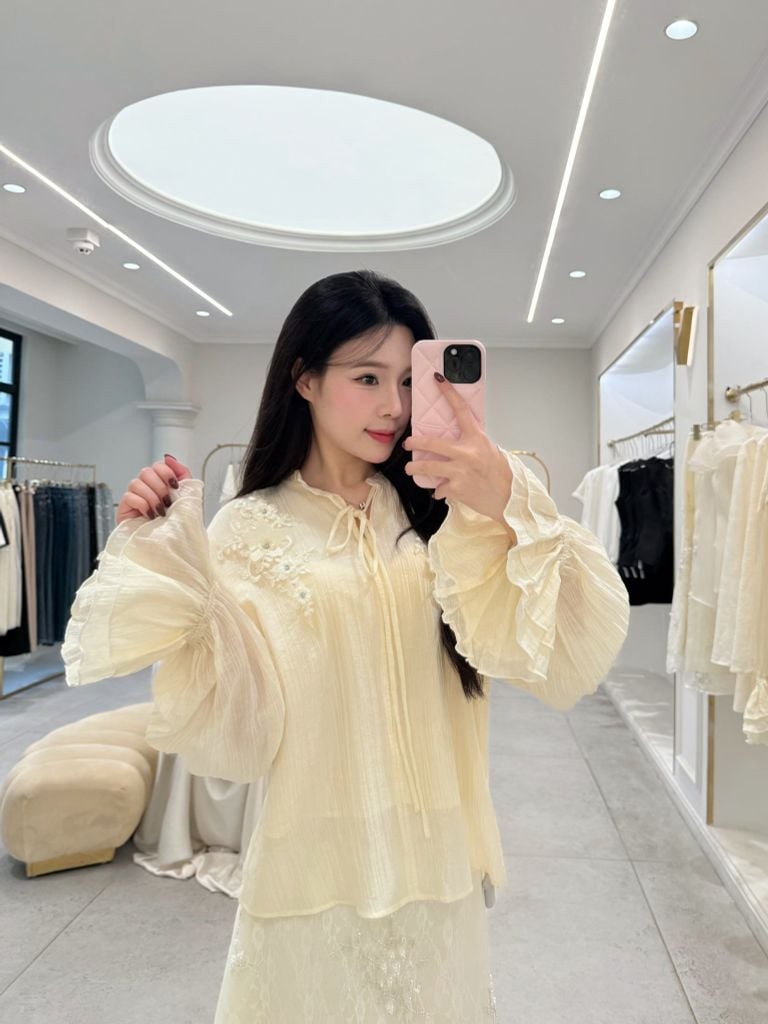 Peony Top - Sơmi suông hoạ tiết ren thêu hoa