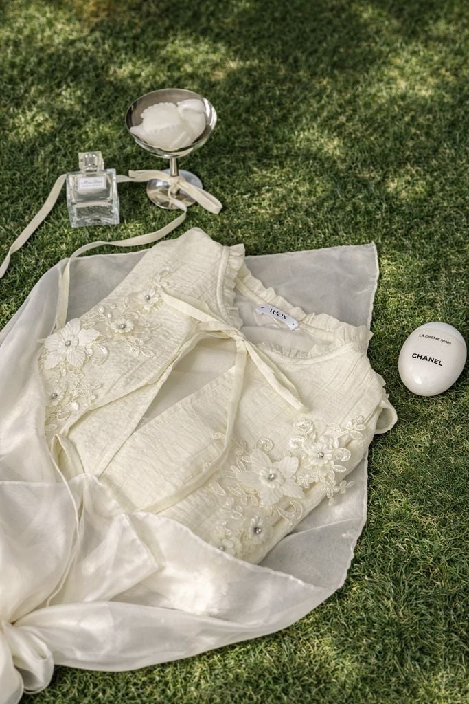 Peony Top - Sơmi suông hoạ tiết ren thêu hoa