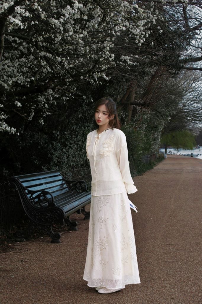 Lilan Skirt - Chân váy ren voan kim sa