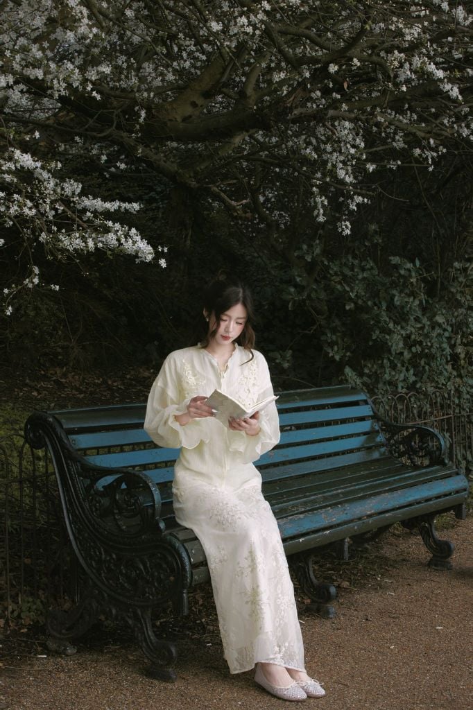 Peony Top - Sơmi suông hoạ tiết ren thêu hoa