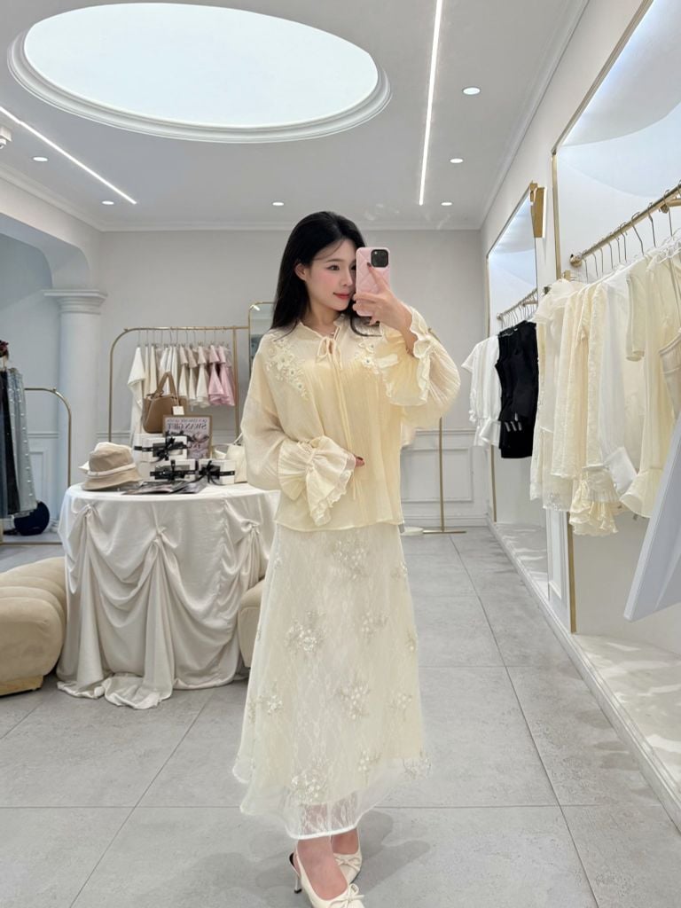 Peony Top - Sơmi suông hoạ tiết ren thêu hoa