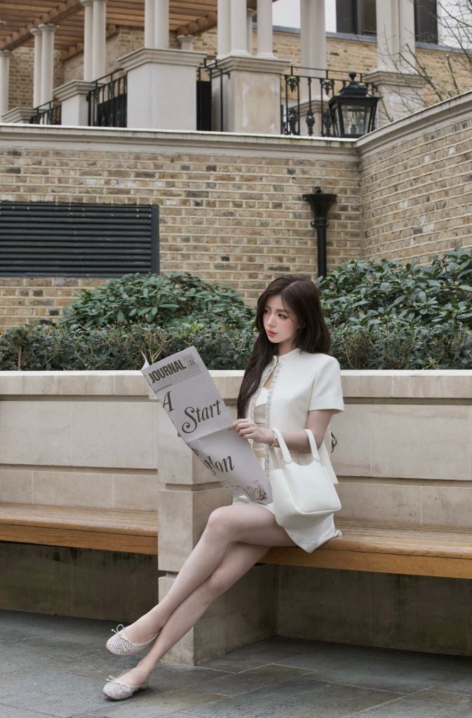 Posey Top - Áo ngắn tay nẹp đá