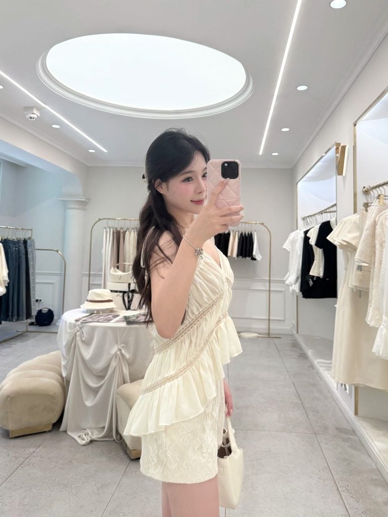 Solena Cami - Áo 2 dây nhún phối ren