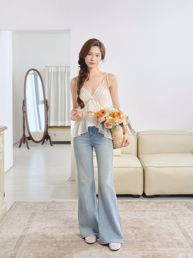 Glow Jeans - Quần jeans loe đính đá